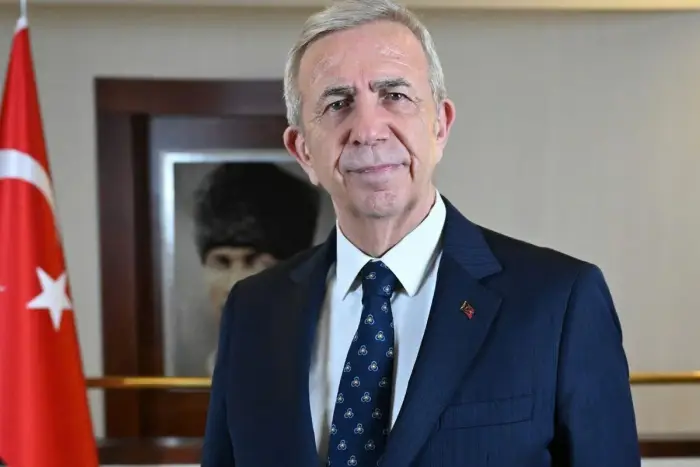 Ankara Bələdiyyəsinin sədri Mansur Yavaş CHP-dən istefa verdi