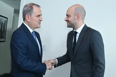 Bayramov BMT sessiyasında Fransa naziri ilə görüşüb
